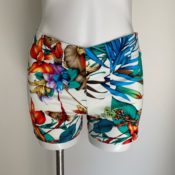Backstage California White Tropical Colorful Print Shorts XXS Revolve - Picture 5 of 7